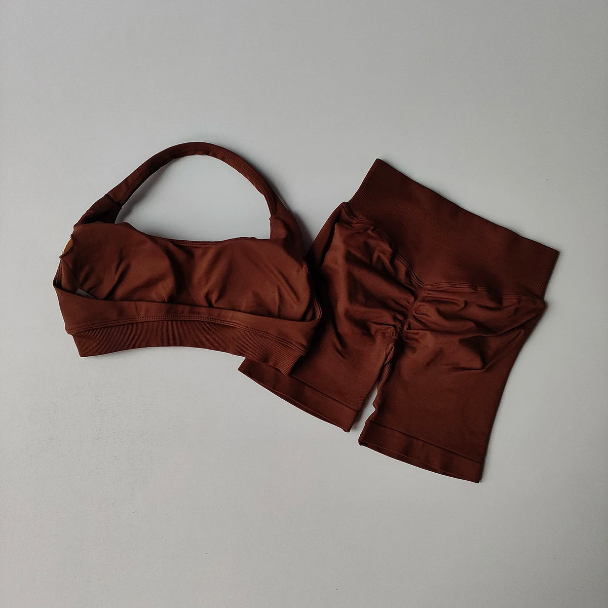 2-Piece Women’s Seamless Yoga Set – Sports Bra & Shorts