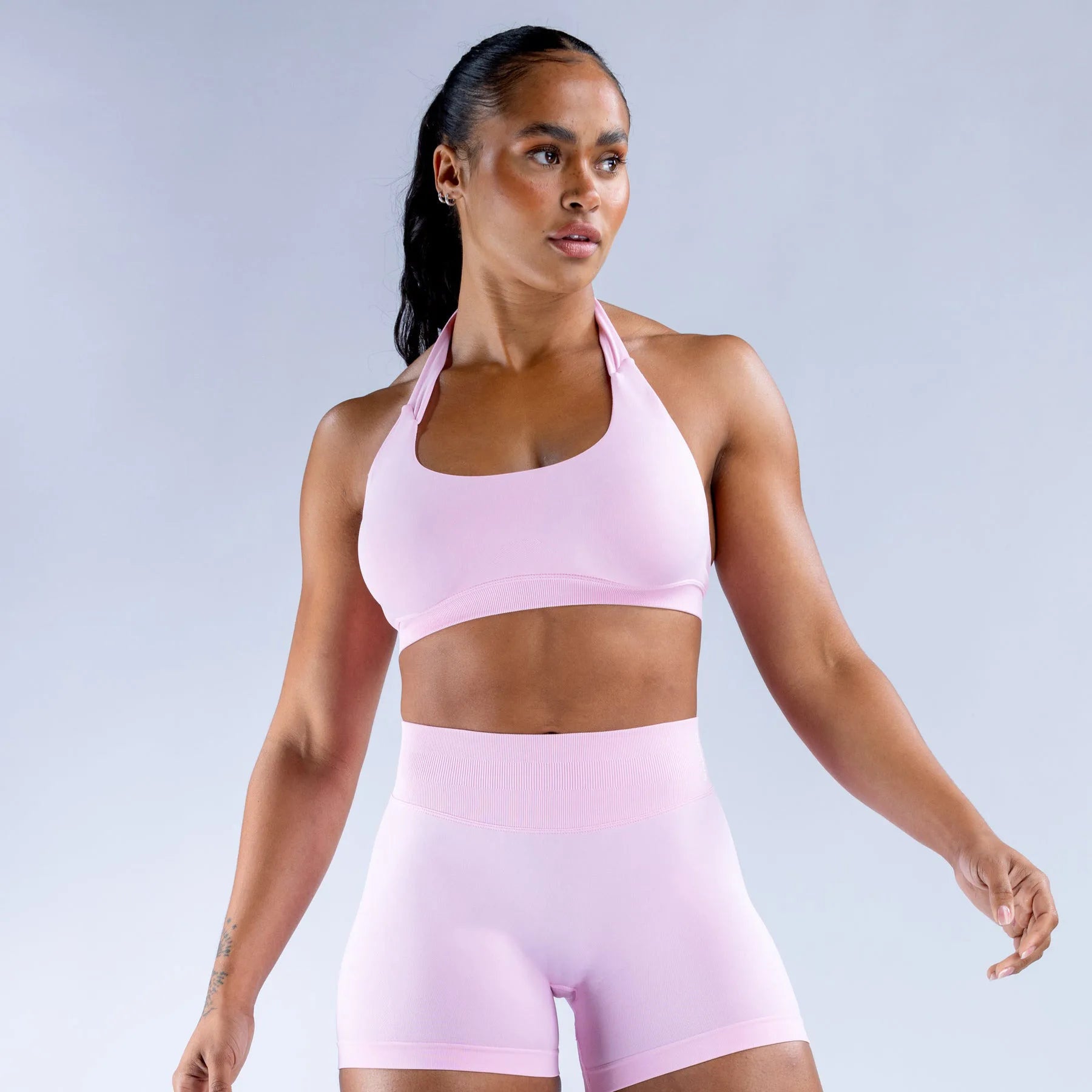 2-Piece Women’s Seamless Yoga Set – Sports Bra & Shorts