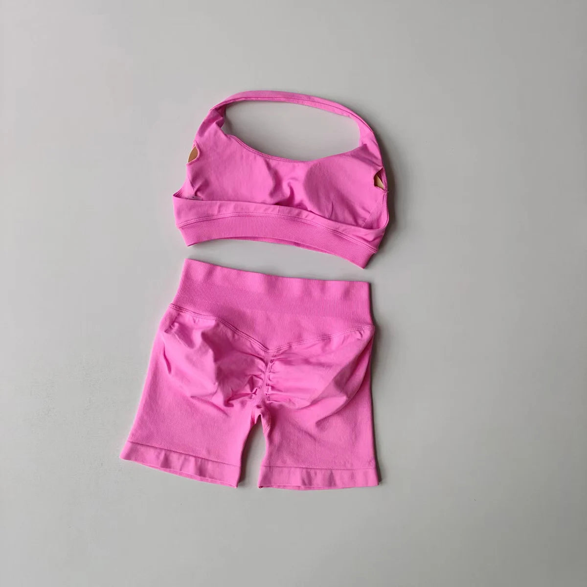 2-Piece Women’s Seamless Yoga Set – Sports Bra & Shorts