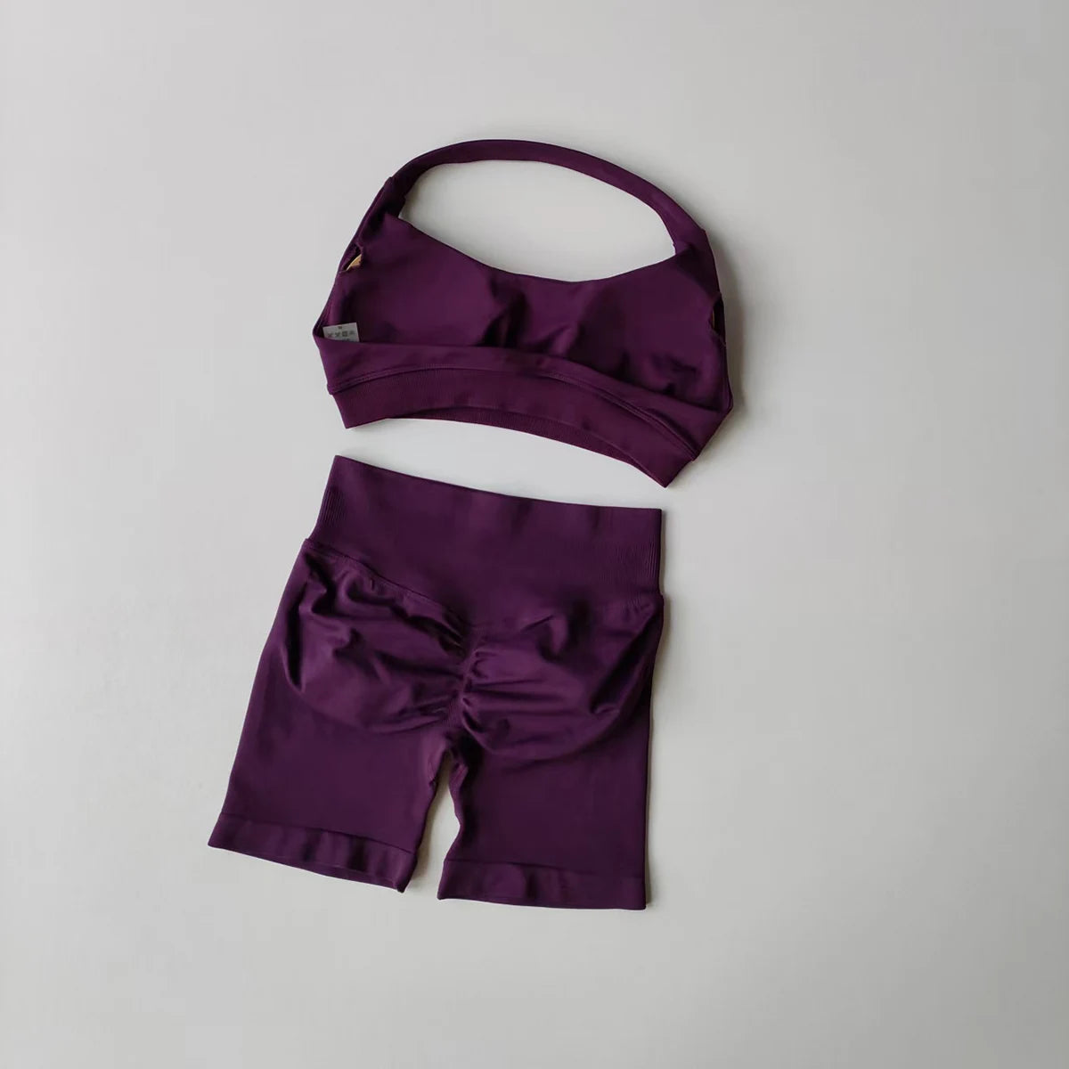 2-Piece Women’s Seamless Yoga Set – Sports Bra & Shorts